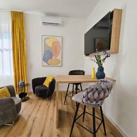 Ferienwohnung New Stylish & Modern Studio Apart - With Sea View Pula Exterior foto