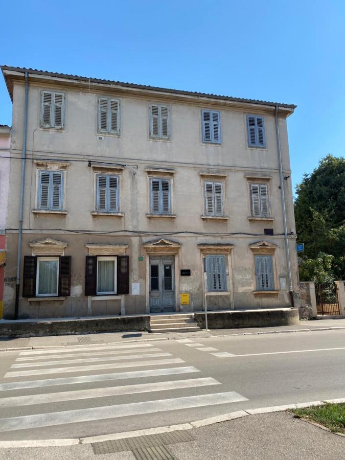 Ferienwohnung New Stylish & Modern Studio Apart - With Sea View Pula Exterior foto